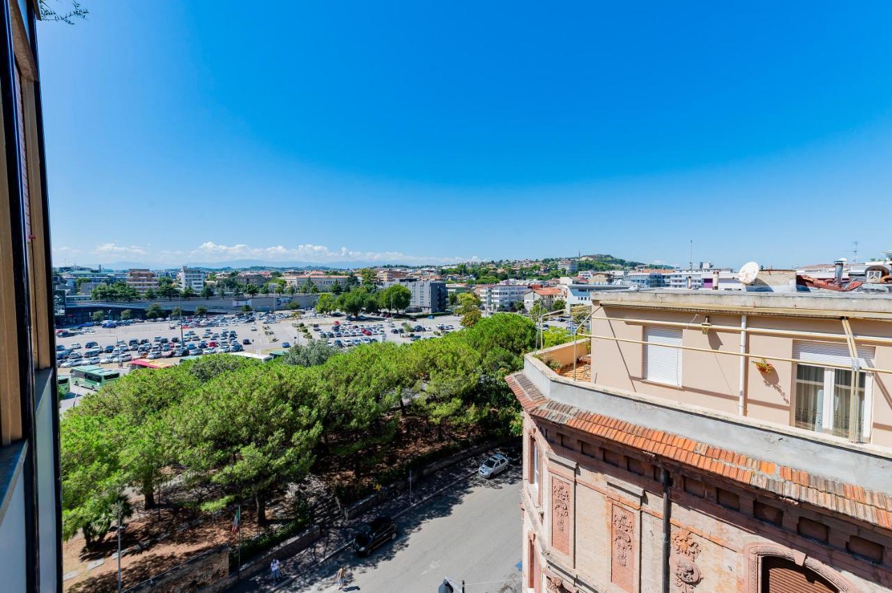 Piazza Salotto & Stazione Comfy Apartment Pescara Ngoại thất bức ảnh